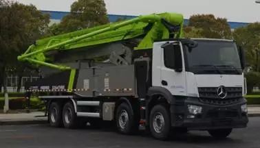 中聯重科新一代奔馳底盤AROCS系列泵車成功下線，革新混凝土施工效率